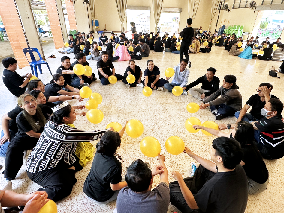 กิจกรรมสานสัมพันธ์ 8